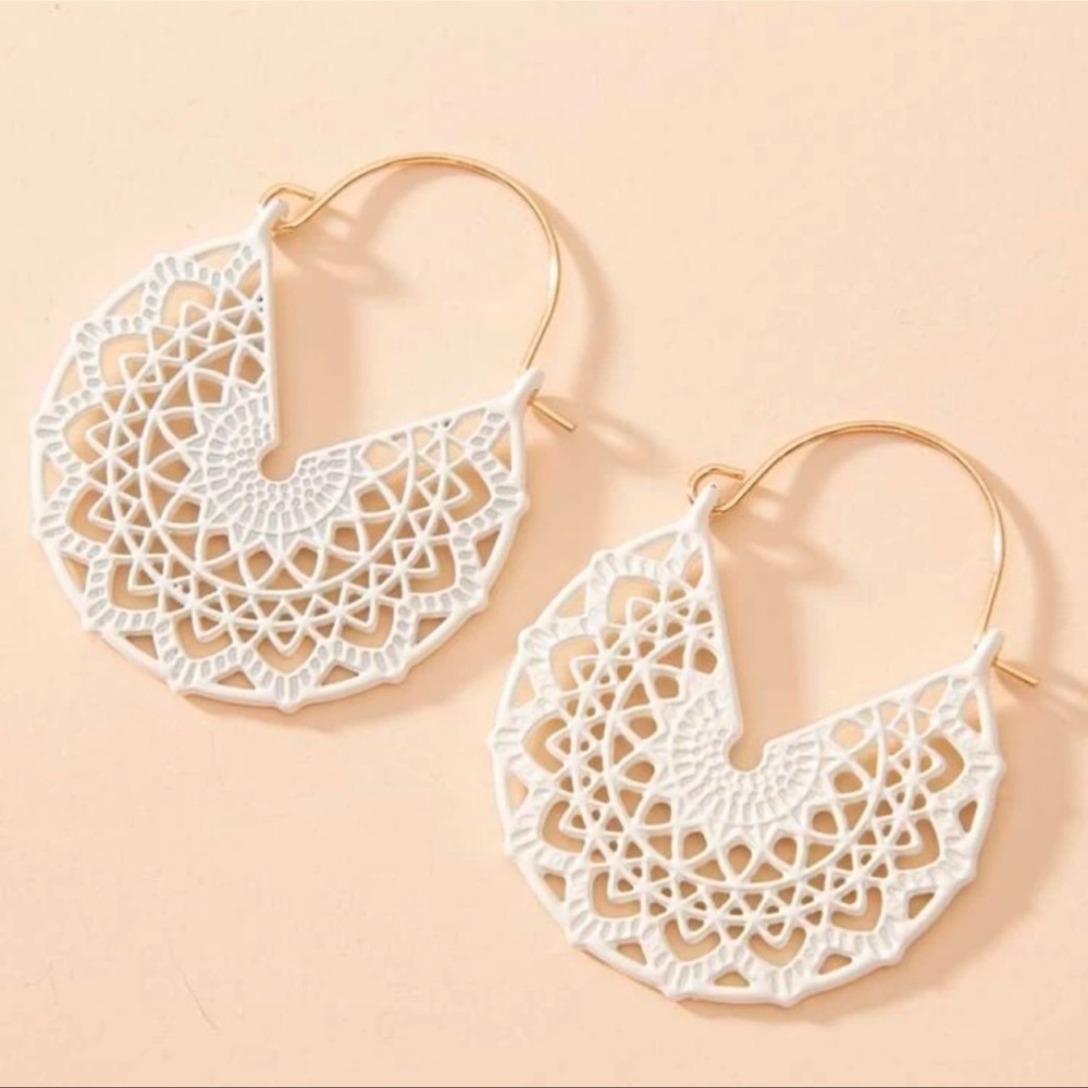 Basketweave hoop earrings white gold OS - Picture 4 of 4